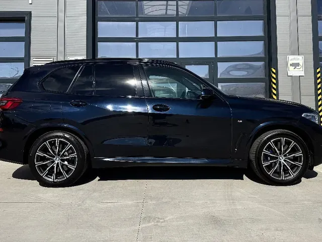BMW X5 2019 photo 2