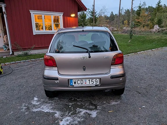 Toyota Yaris 2004 photo 4