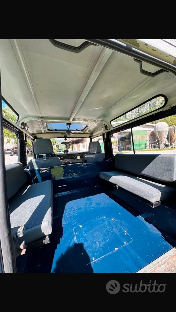 Land Rover Defender 2009 photo 5