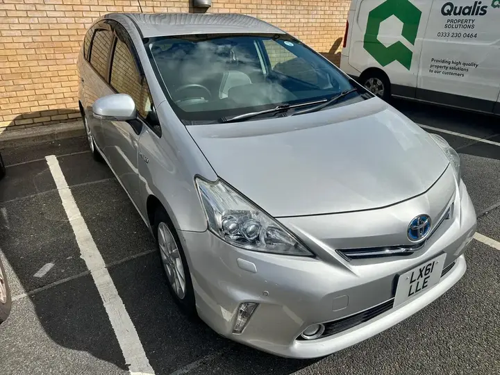 Toyota Prius 2011 photo 2