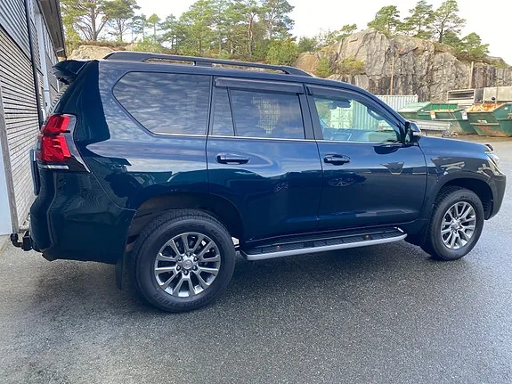 Toyota Land Cruiser 2019 photo 2