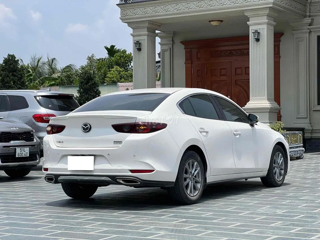 Mazda 3 2023 photo 3