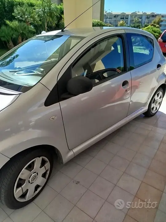 Toyota Aygo 2012 photo 2