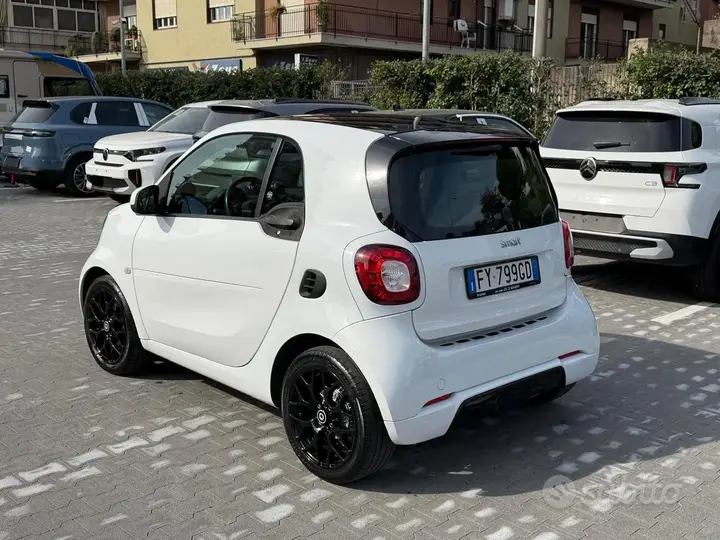 Smart Fortwo 2019 photo 4