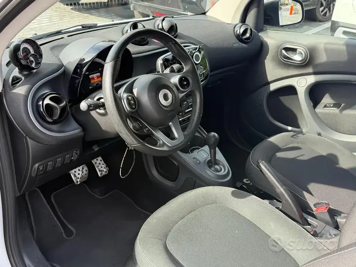 Smart Fortwo 2019 photo 3