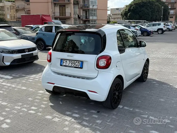 Smart Fortwo 2019 photo 5