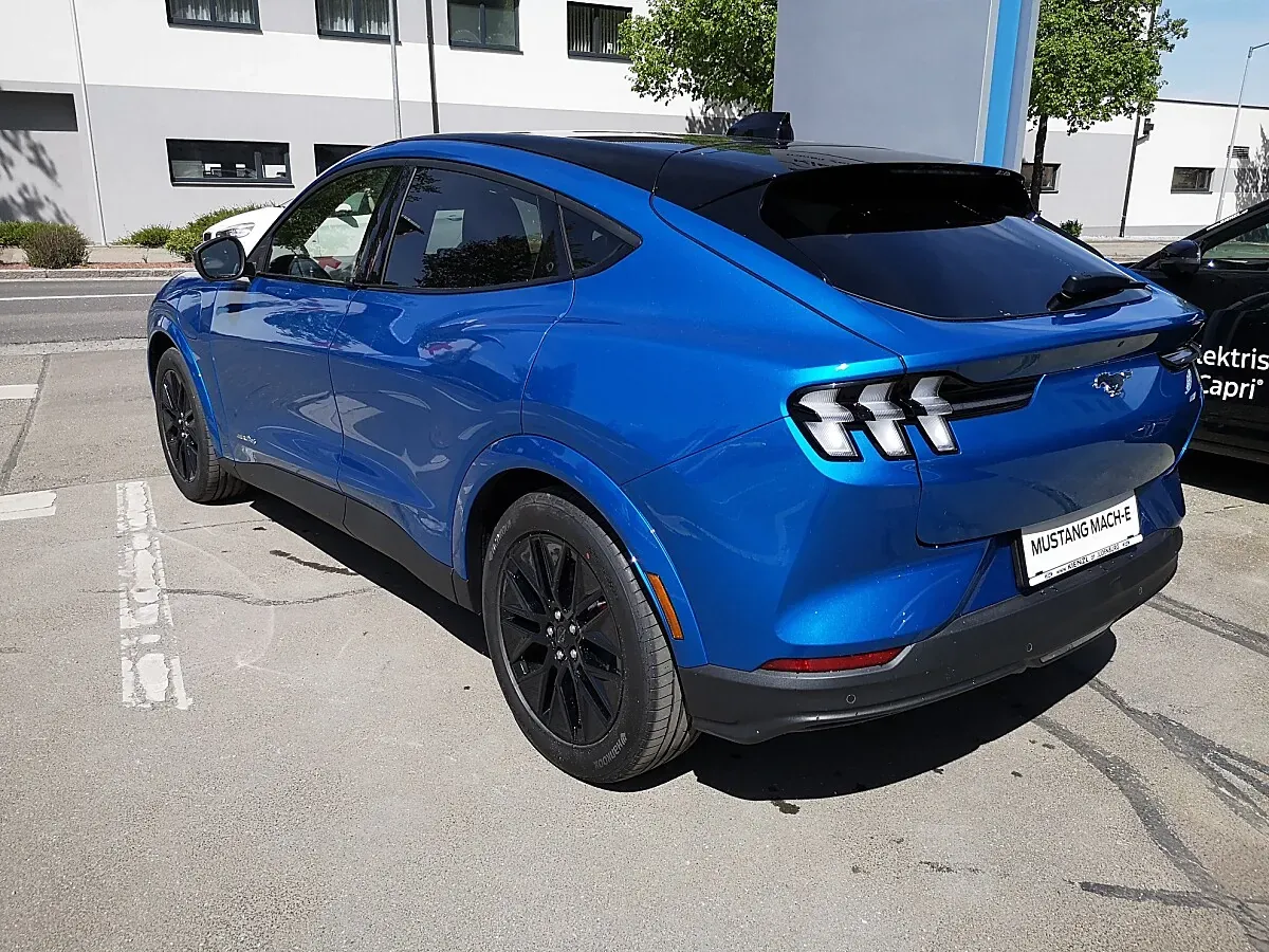 Ford Mustang Mach-E 2026 photo 2
