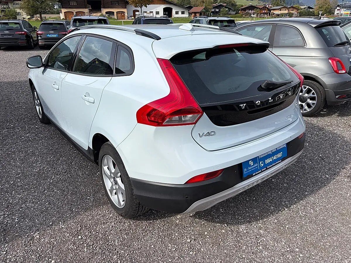 Volvo V40 2015 photo 2