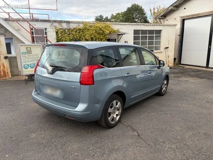 Peugeot 5008 2010 photo 3
