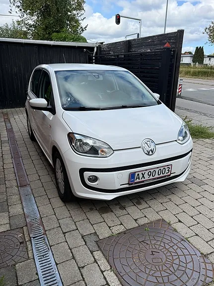 Volkswagen Up 2016 photo 2