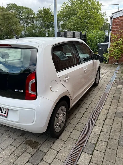 Volkswagen Up 2016 photo 3