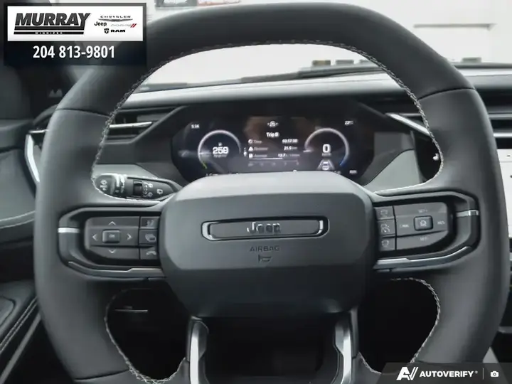 Jeep Cherokee 2026 photo 3