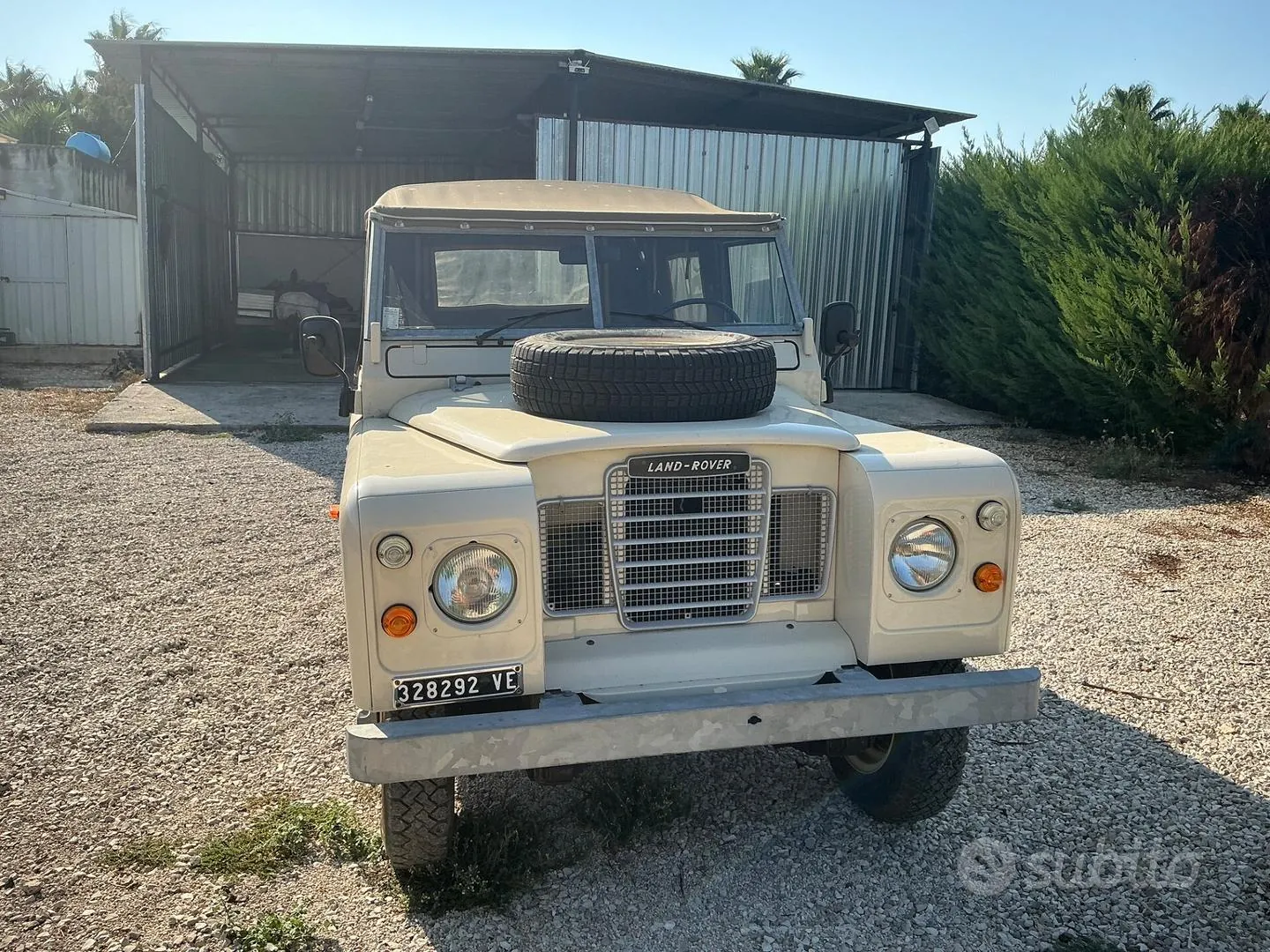 Land Rover Defender 1983 photo 3