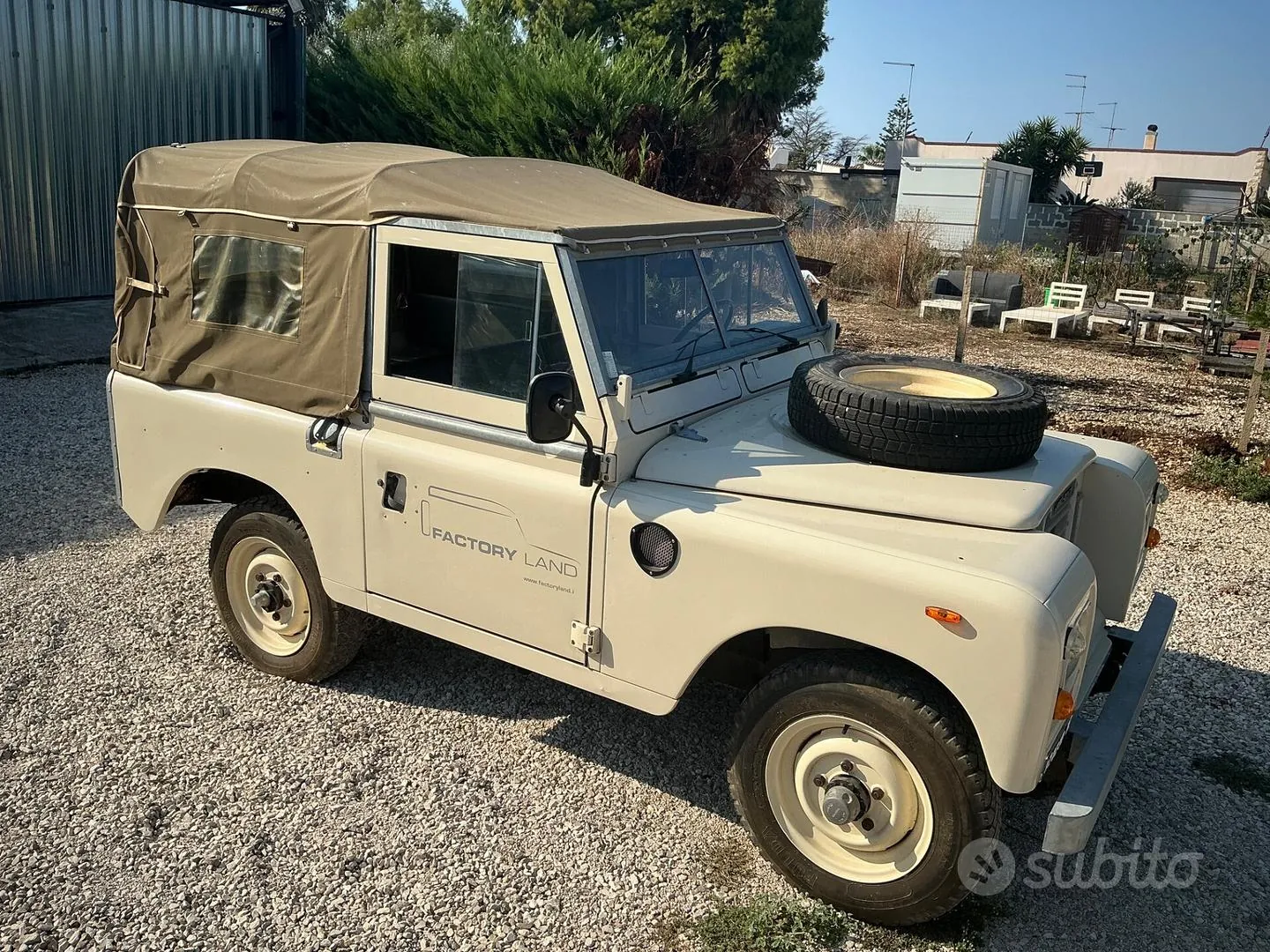 Land Rover Defender 1983 photo 5