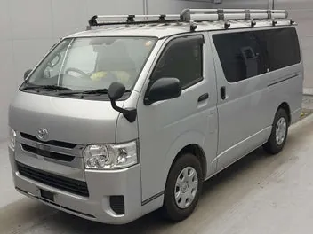 Toyota Hiace 2018 photo 2