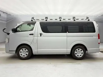 Toyota Hiace 2018 photo 5
