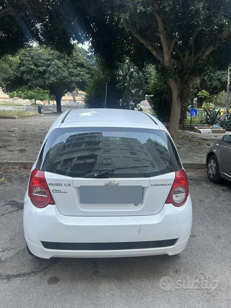 Chevrolet Aveo 2011 photo 3
