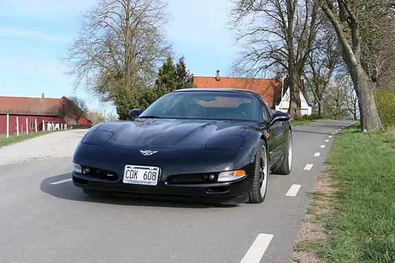 Chevrolet Corvette 2003 photo 4