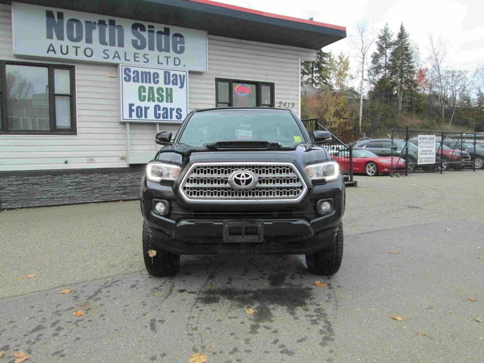 Toyota Tacoma 2016 photo 2
