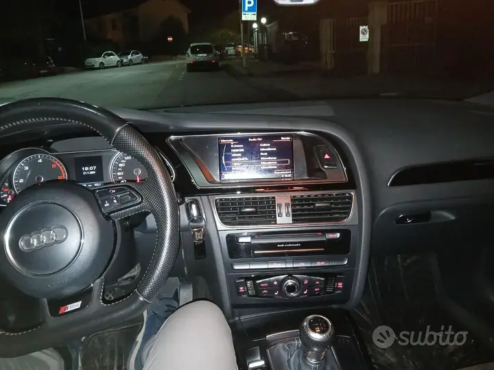 Audi A4 2012 photo 3