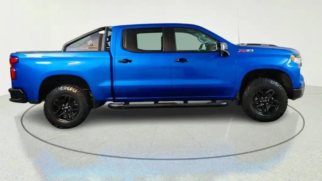 Chevrolet Silverado 1500 2024 photo 2