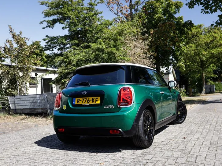 Mini Electric 2022 photo 2