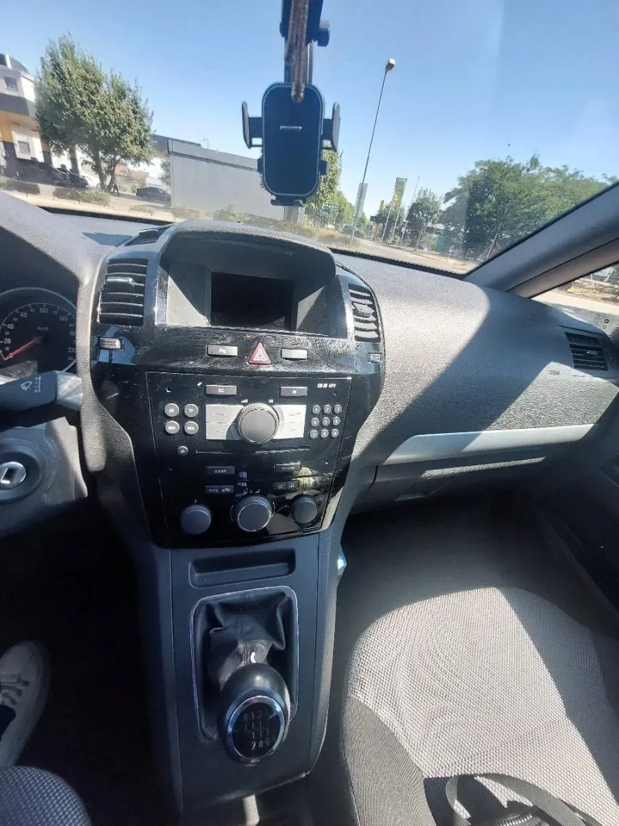 Opel Zafira 2011 photo 2