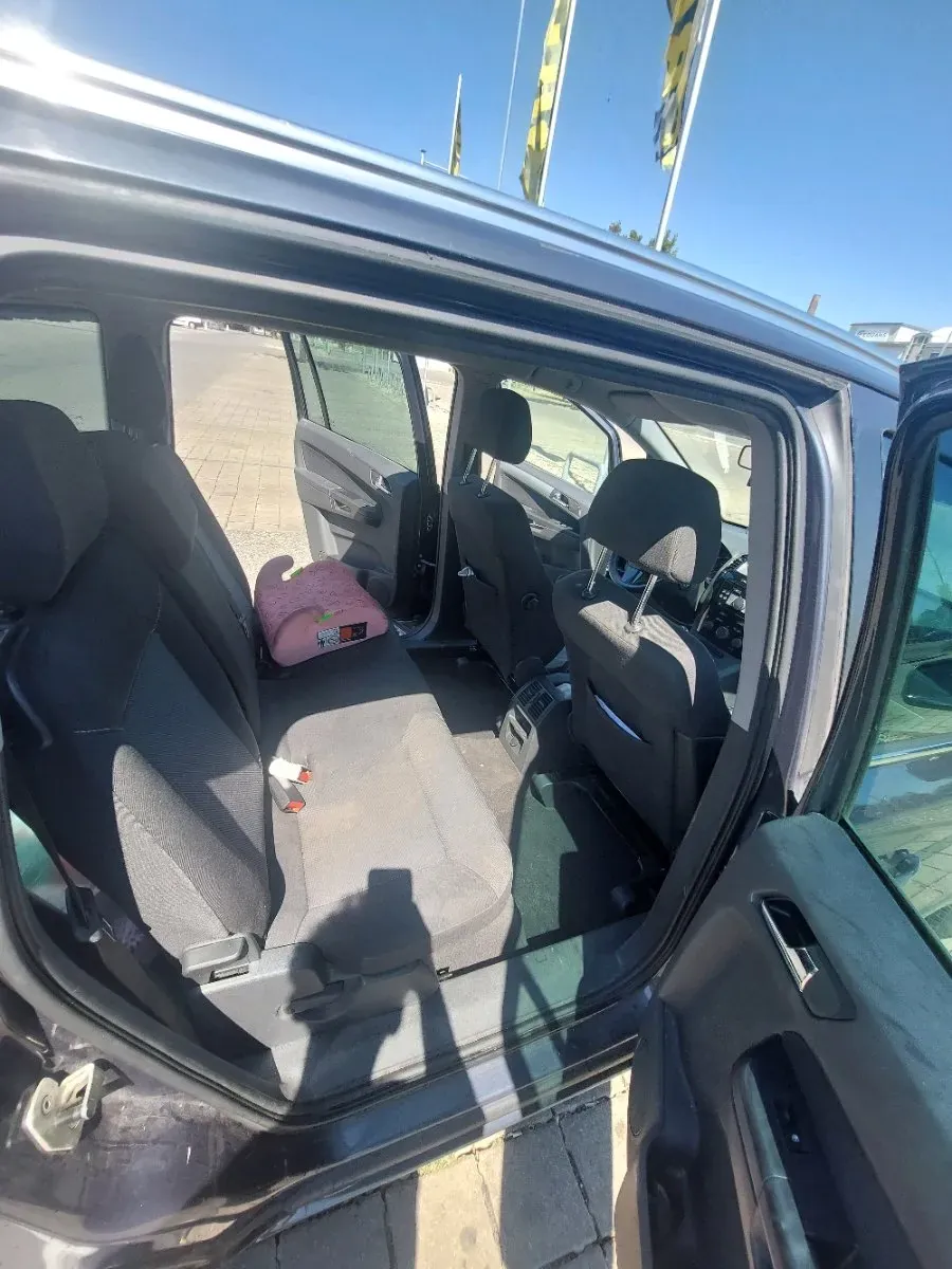 Opel Zafira 2011 photo 3