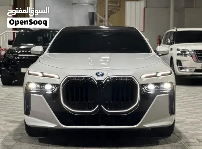 BMW 740I Sedan 2025 photo 2