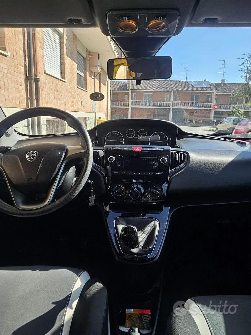 Lancia Ypsilon 2014 photo 5