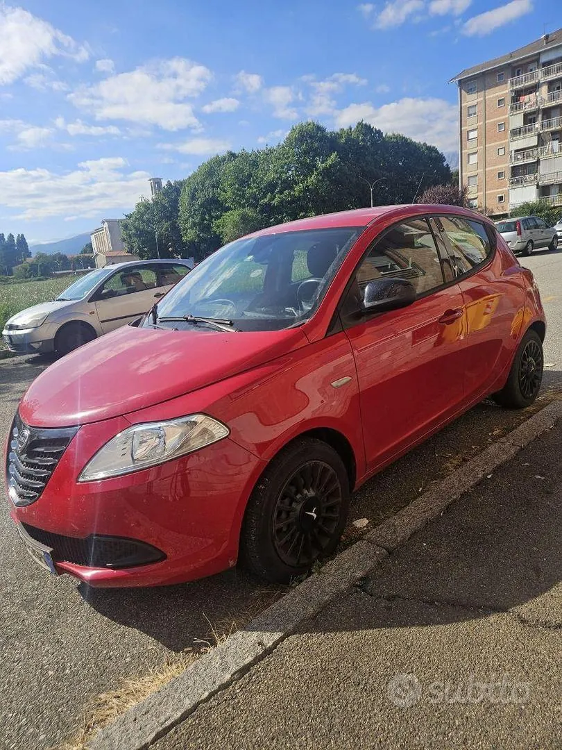 Lancia Ypsilon 2014 photo 2