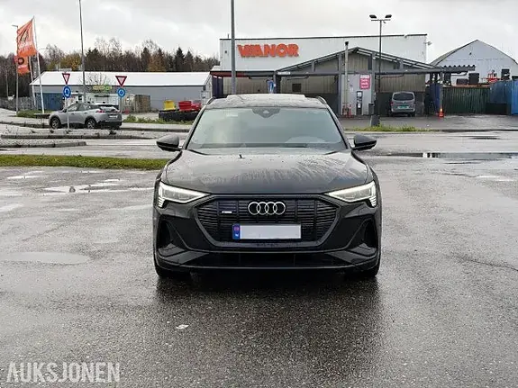 Audi E-Tron 2021 photo 2
