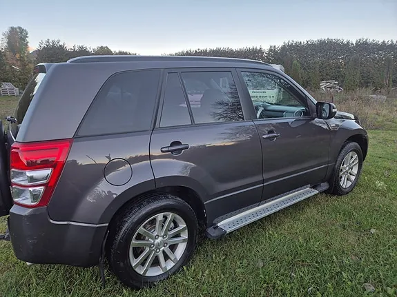 Suzuki Grand Vitara 2011 photo 4
