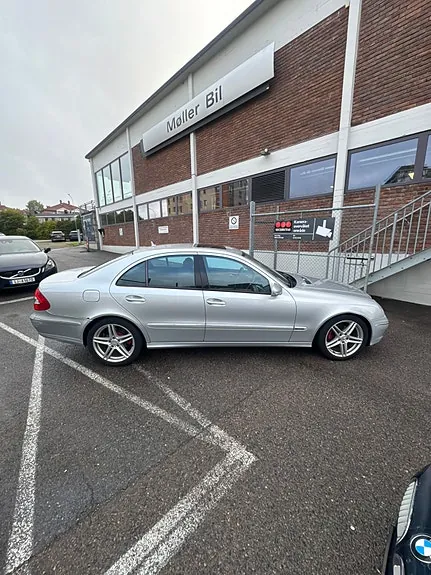 Mercedes-Benz E220 D 2007 photo 3