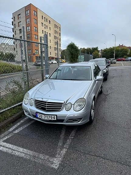 Mercedes-Benz E220 D