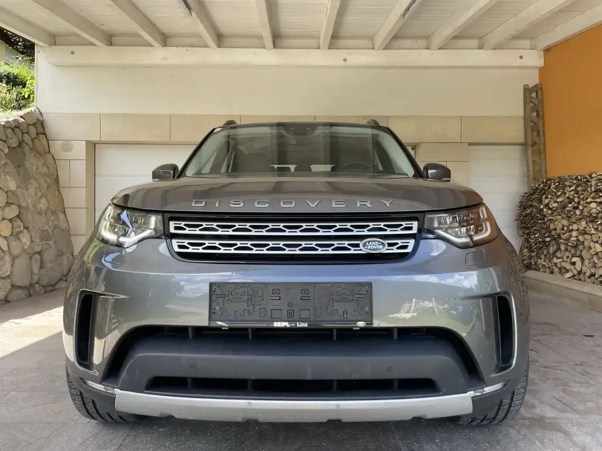 Land Rover Discovery 2018 photo 2