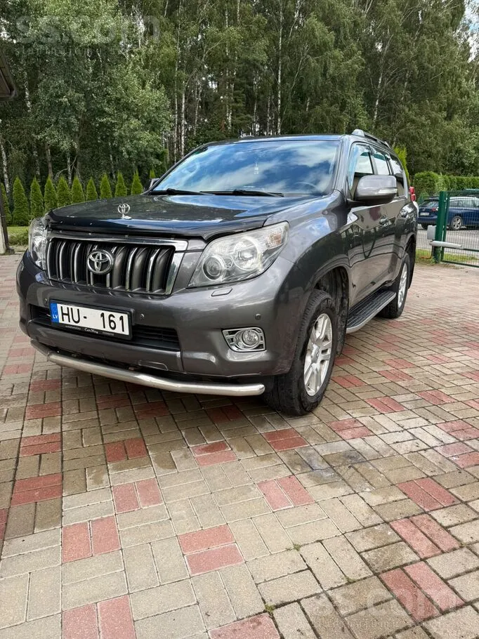 Toyota Land Cruiser Prado 2011 photo 2
