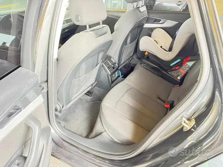 Audi A4 2018 photo 5