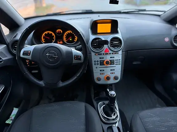 Opel Corsa 2011 photo 4