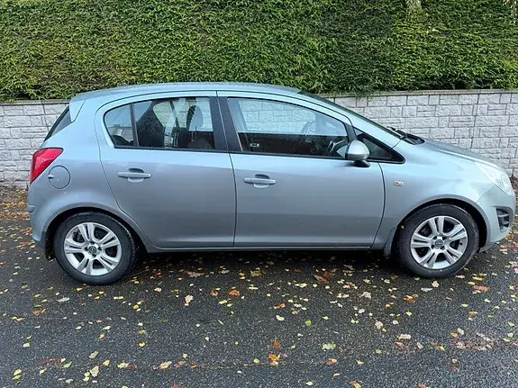 Opel Corsa 2011 photo 3