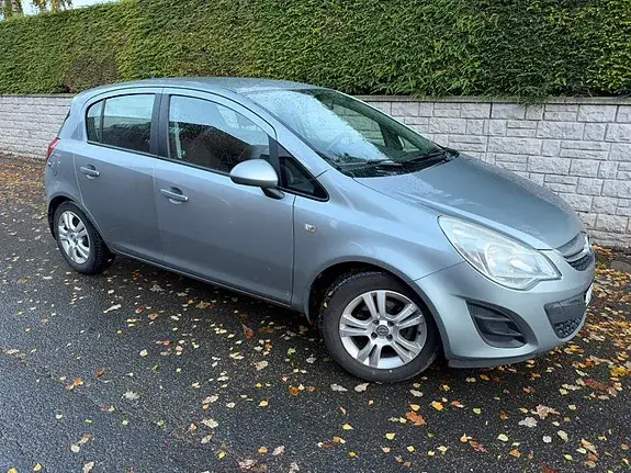 Opel Corsa 2011 photo 2