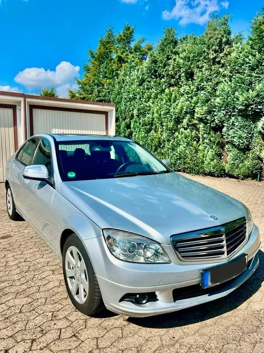 Mercedes-Benz C230