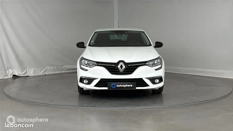 Renault Megane 2018 photo 2