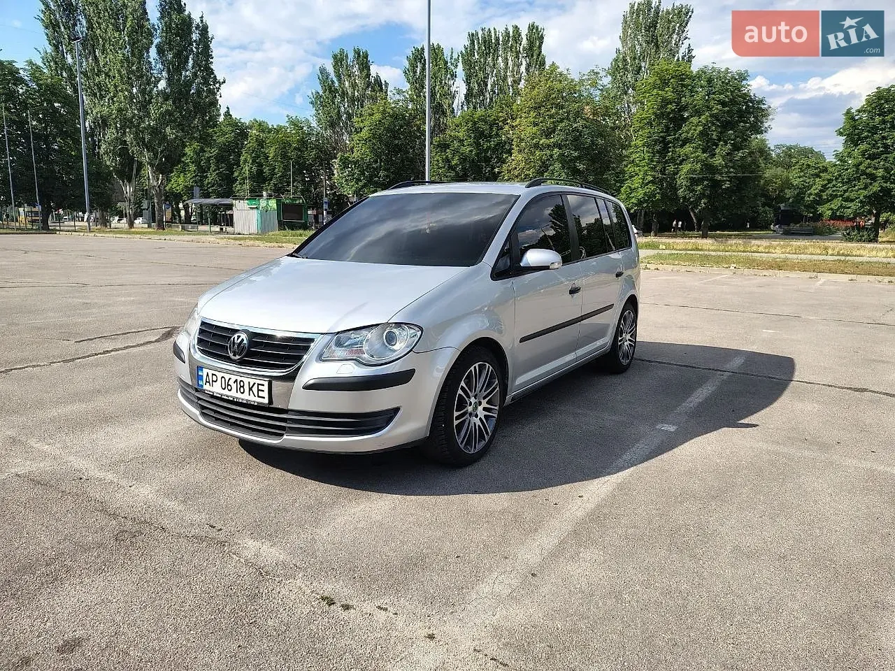 Volkswagen Touran 2007 photo 2