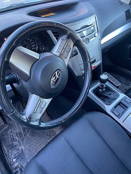 Subaru Legacy 2011 photo 2