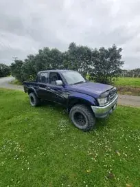 Toyota Hilux 2000 photo 2