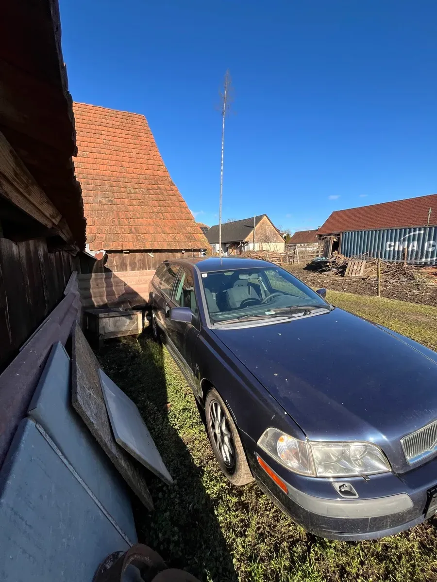 Volvo V40 2000 photo 3