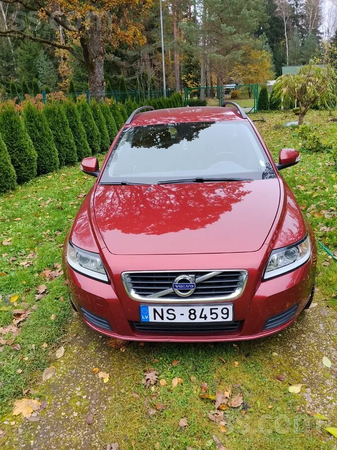 Volvo V50 2010 photo 2