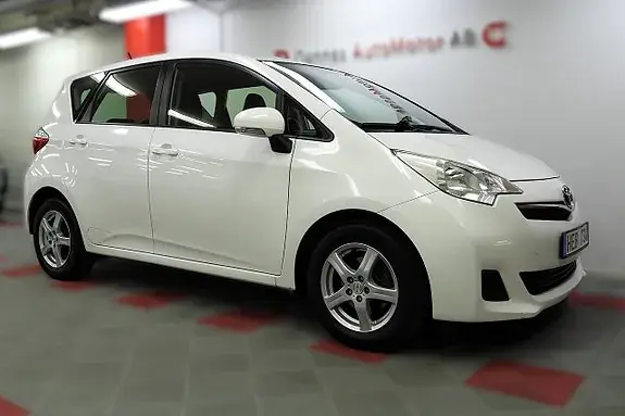 Toyota Verso-S 2012 photo 4