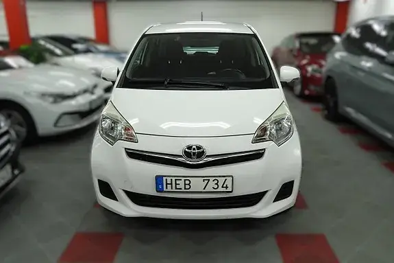 Toyota Verso-S 2012 photo 3